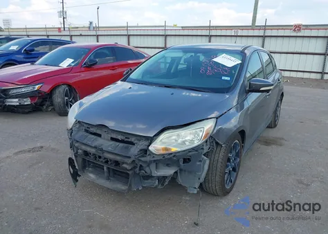 2014 Ford Focus Se z USA, uszkodzony, nr VIN 1FADP3K26EL381023